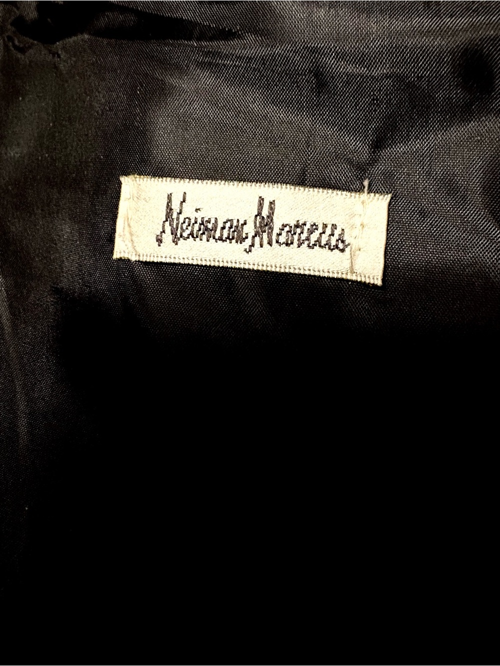 NEIMAN MARCUS Vintage Croc Embossing
Large Tote Shoulder Bag, Black Vegan - Picture 6 of 6